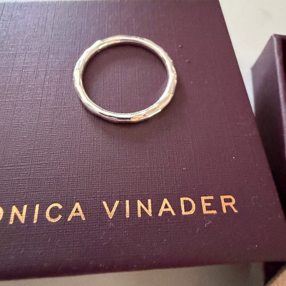 Monica Vinader sterling silver Siren Hammered Ring Size 8 (Q) NWT - Picture 2 of 5